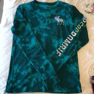 Girl’s Abercrombie green LS shirt